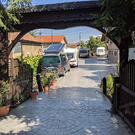 Camping Robinson Country Club Oradea Eksteriør bilde