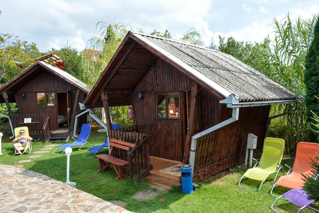 Camping Robinson Country Club Oradea Eksteriør bilde