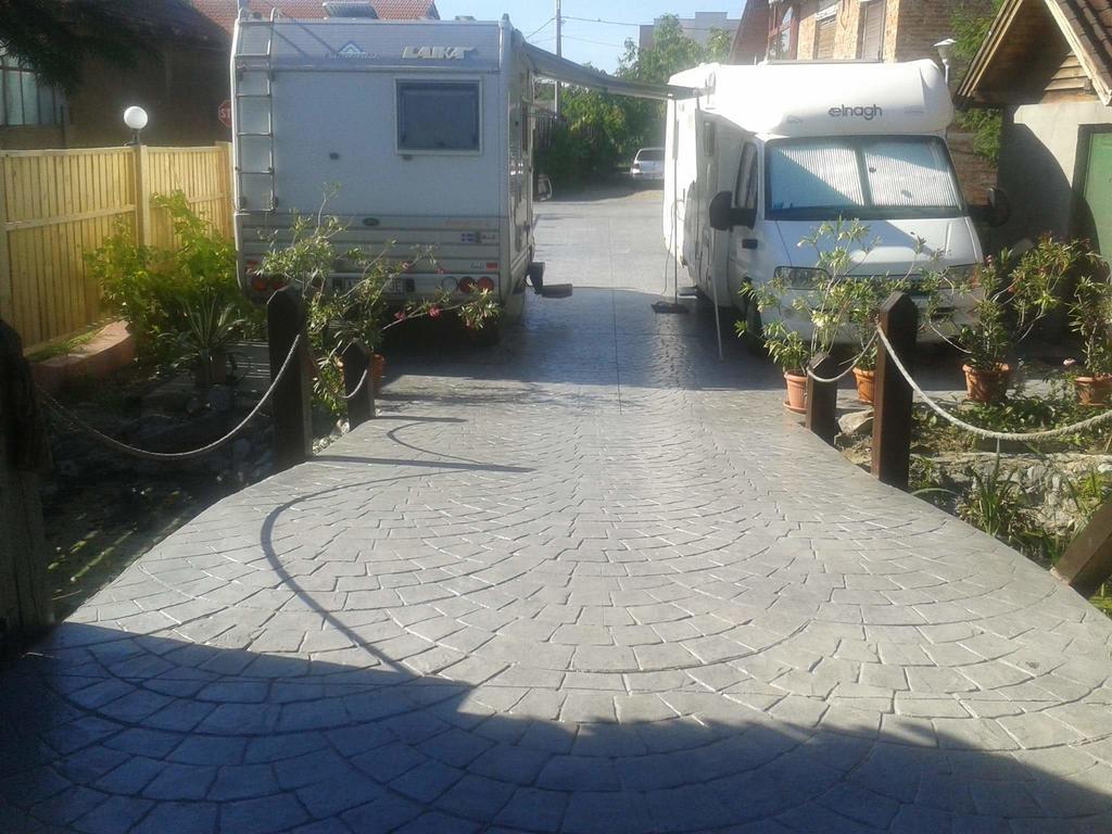 Camping Robinson Country Club Oradea Eksteriør bilde