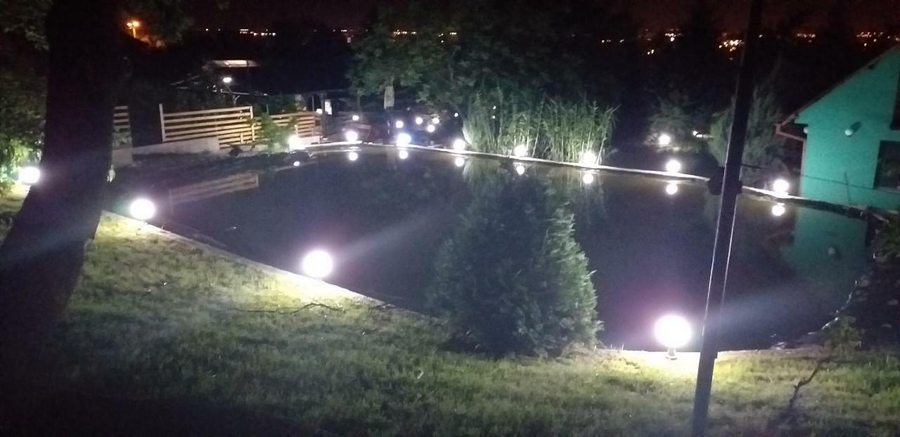 Camping Robinson Country Club Oradea Eksteriør bilde