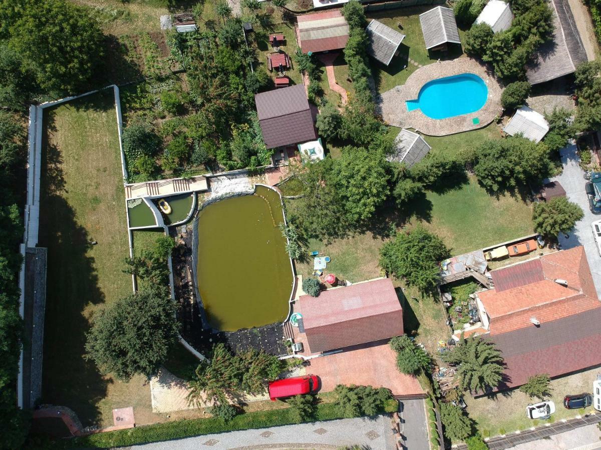 Camping Robinson Country Club Oradea Eksteriør bilde